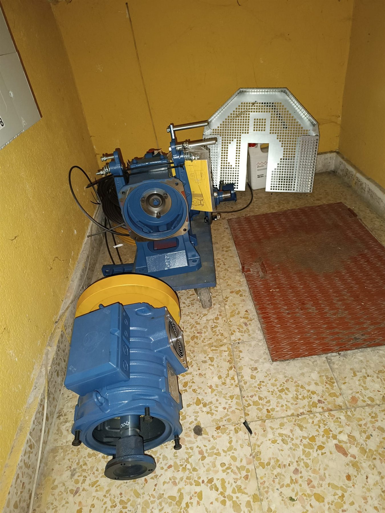 Equipos de tracción preparados durante una modernización de ascensor